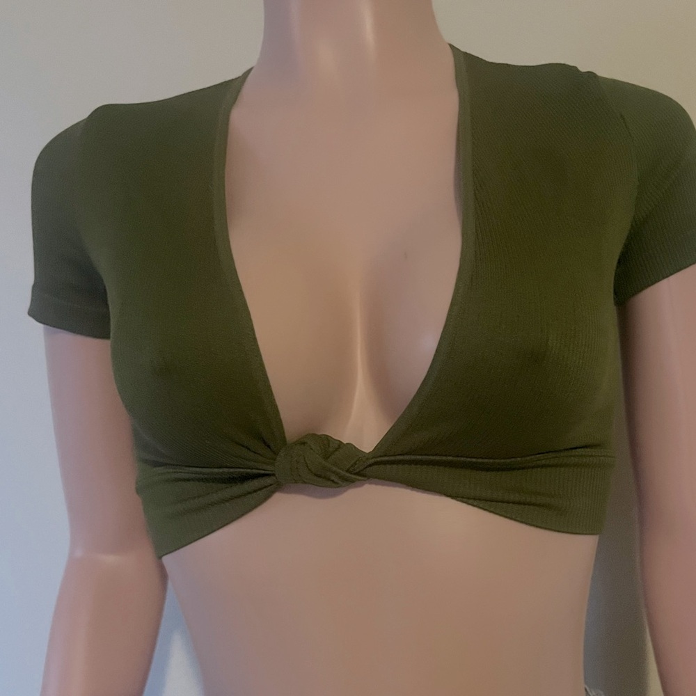 Olive Green Knotted Crop Top. Size XS. Very Sexy!